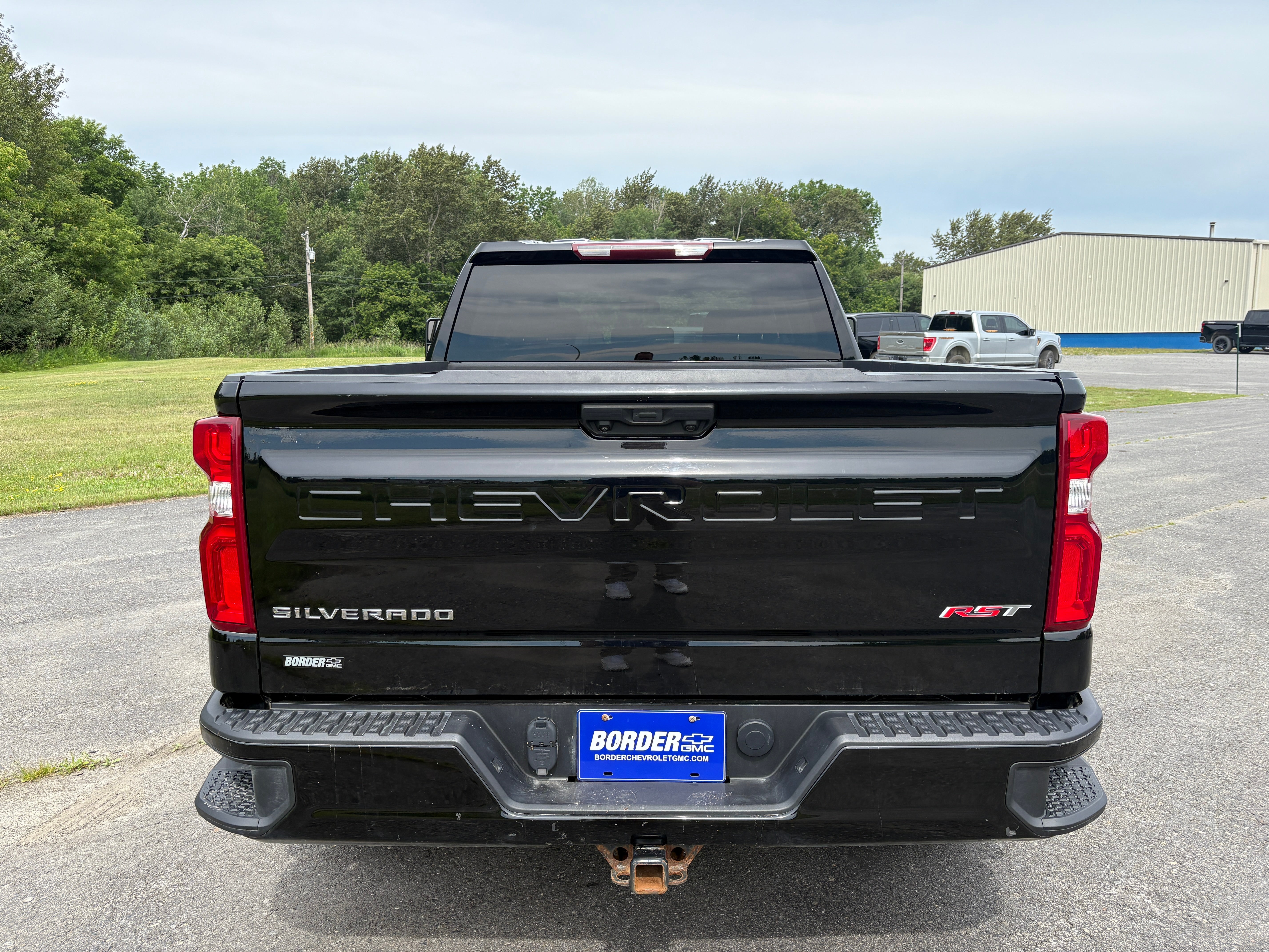View vehicle photo 4