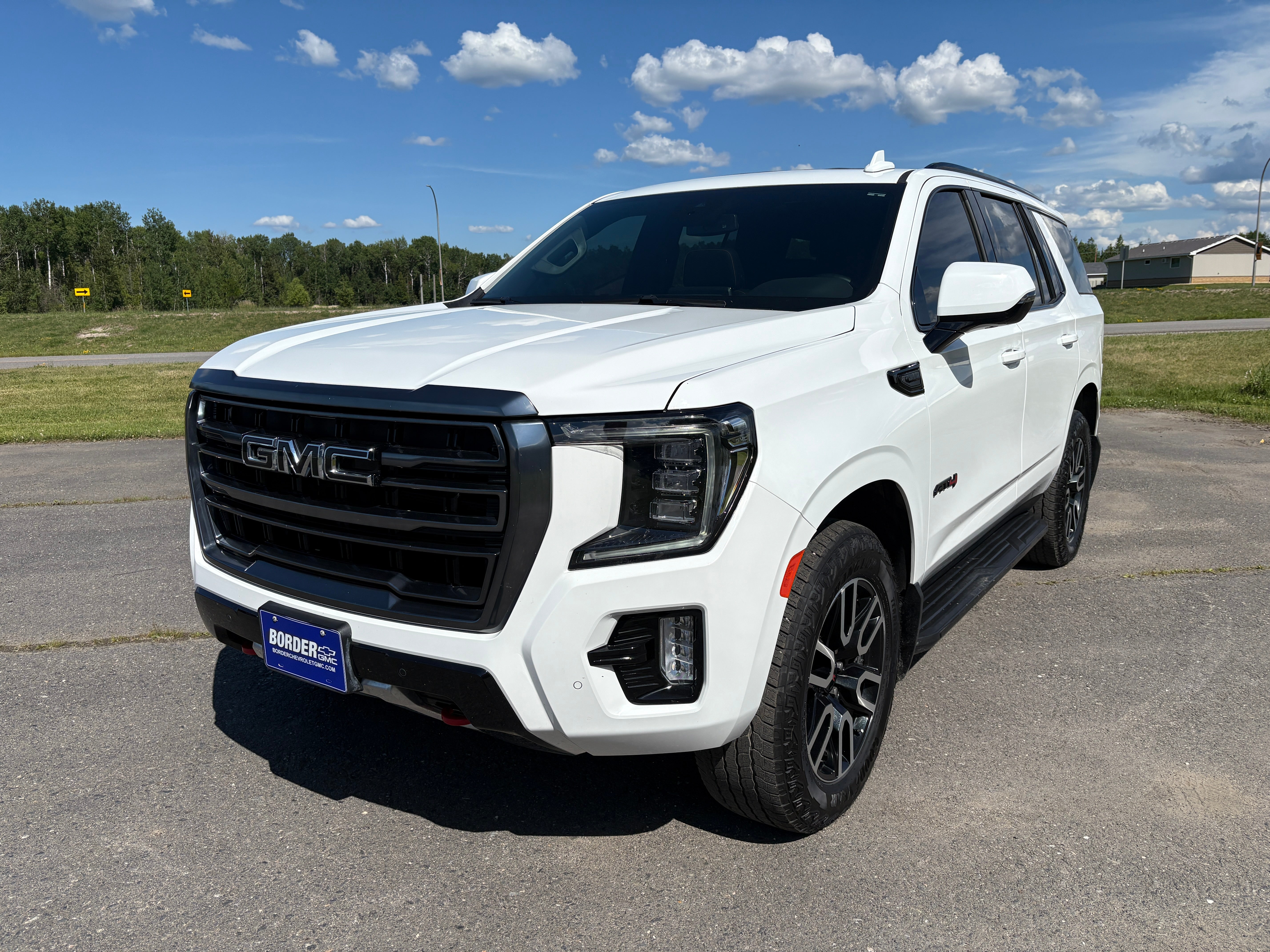  2023 GMC Yukon AT4 4WD   
