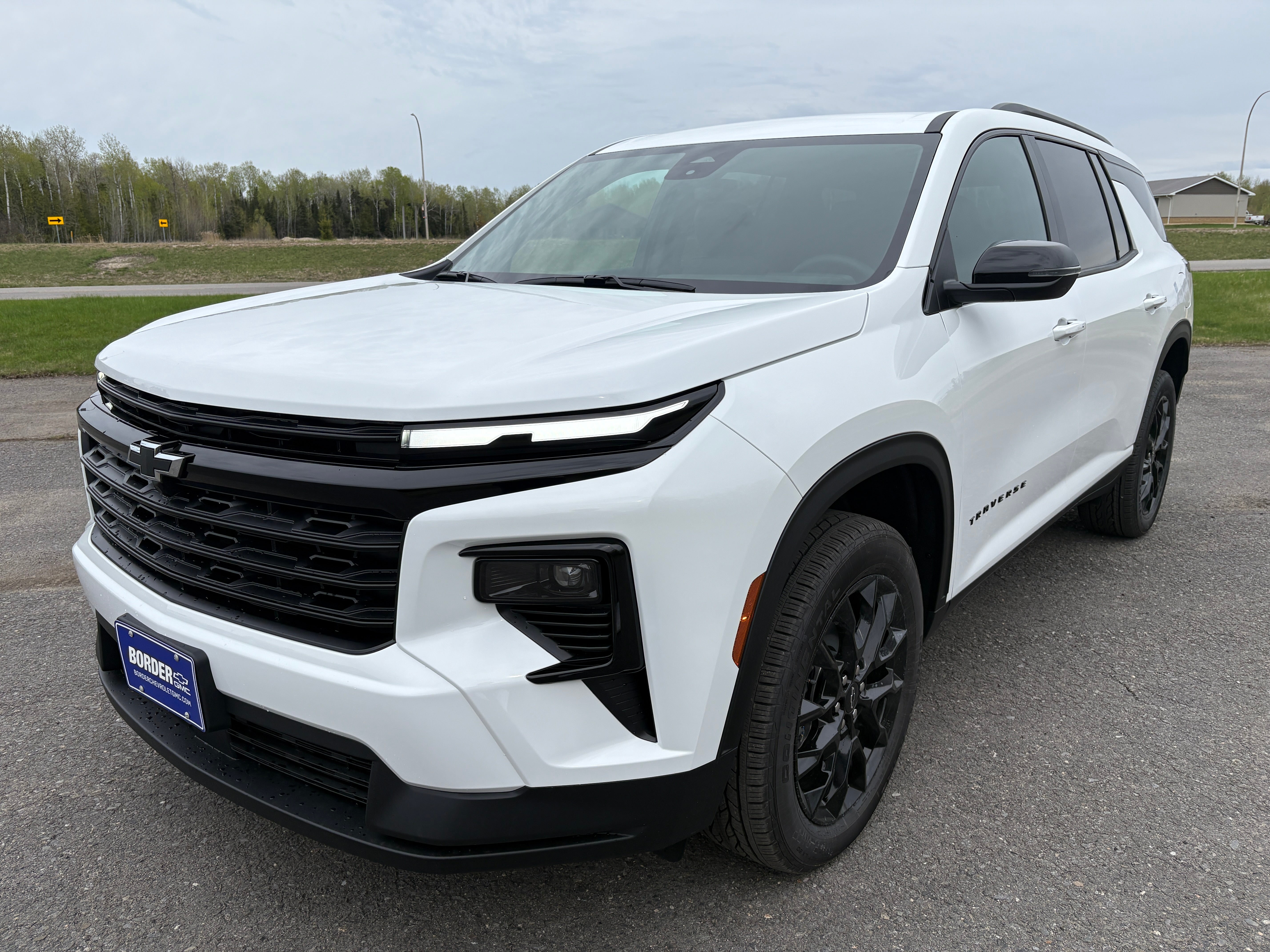 Summit White 2026 Chevrolet Traverse SUV / Crossover Four-Wheel Drive Automatic