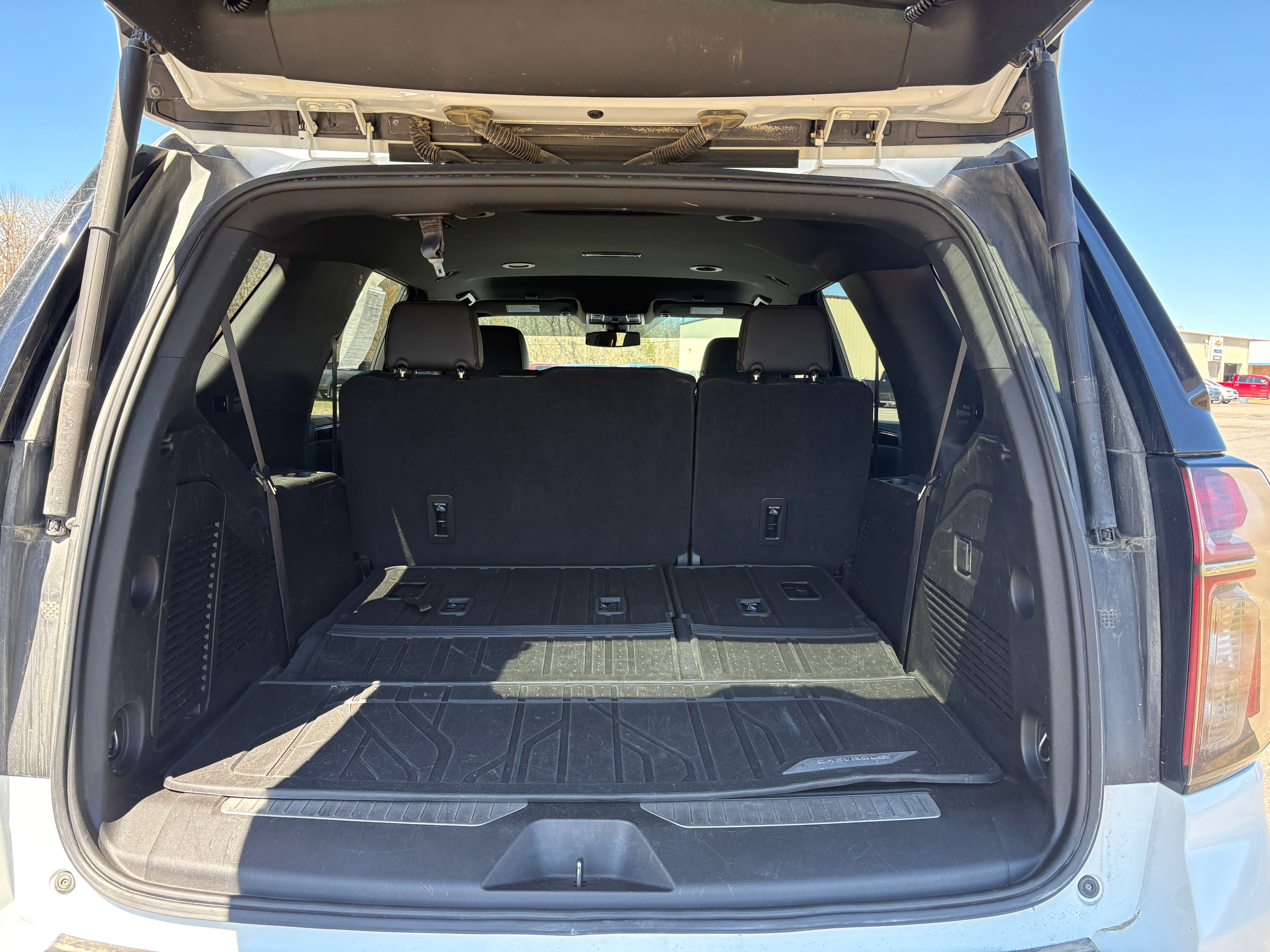 View vehicle photo 5