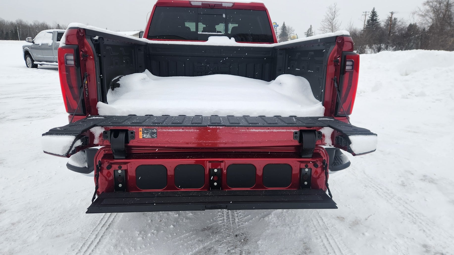 View vehicle photo 5