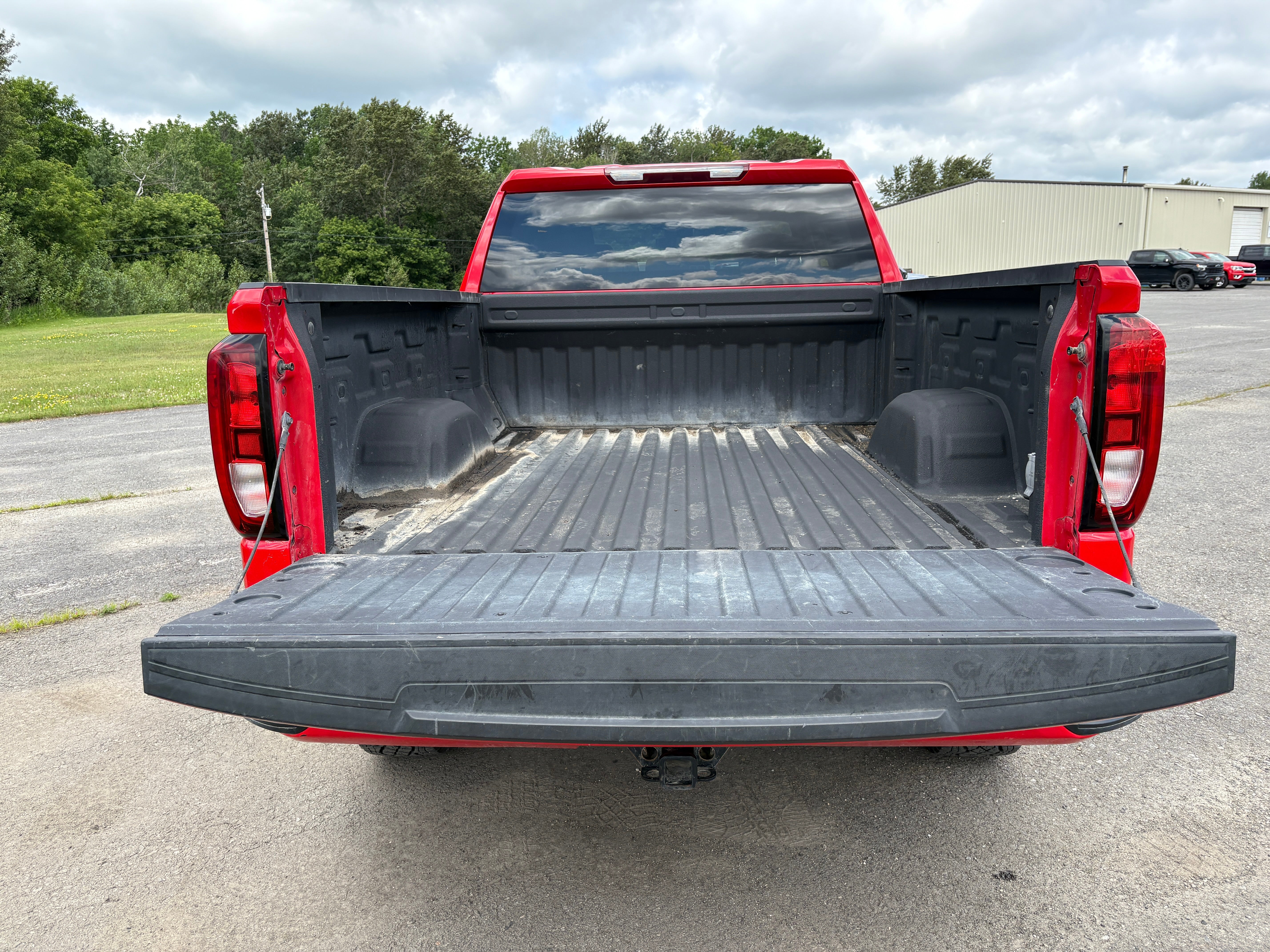 View vehicle photo 5
