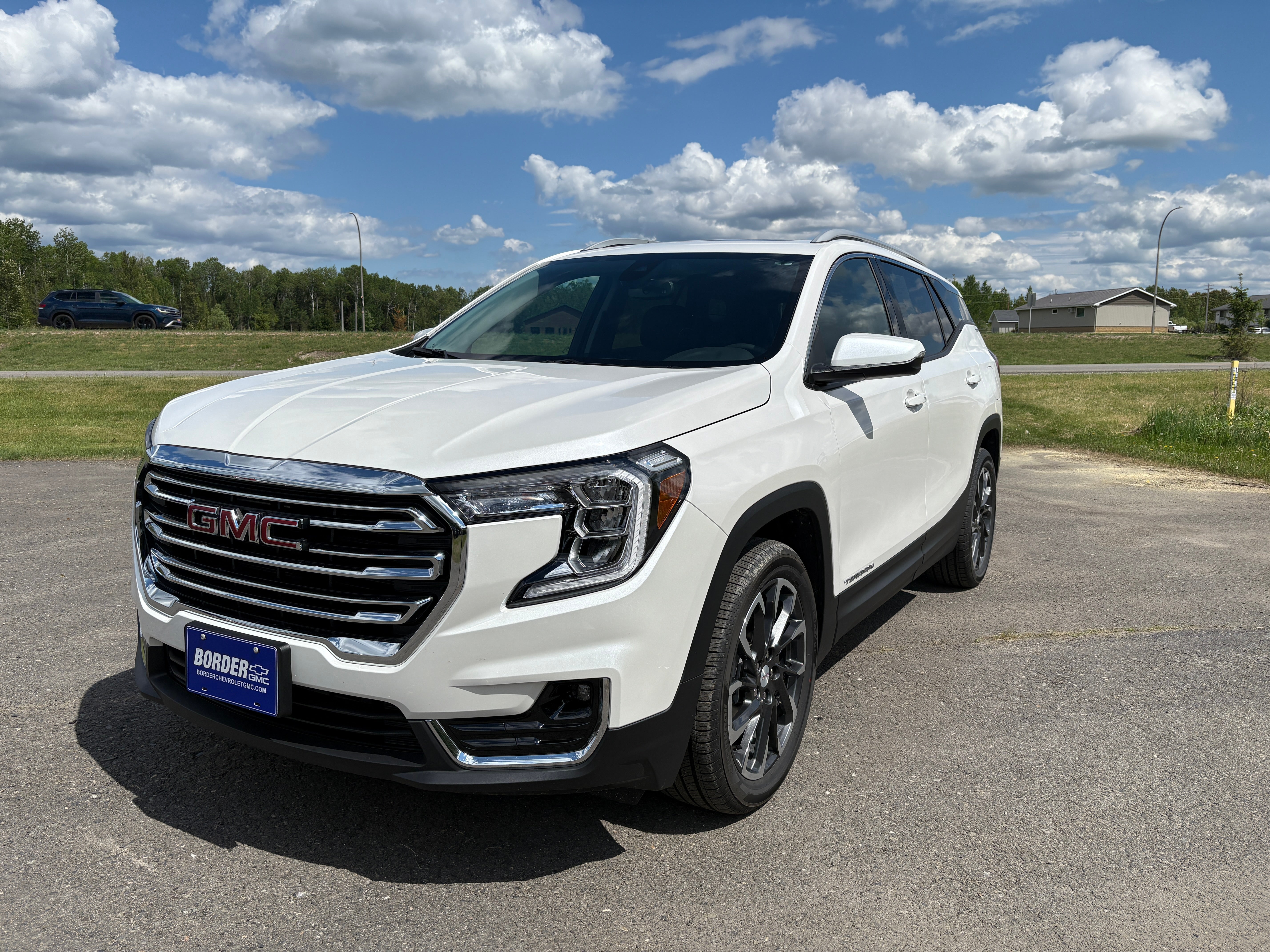White Frost Tricoat 2022 GMC Terrain SLT AWD SUV / Crossover All-Wheel Drive Automatic