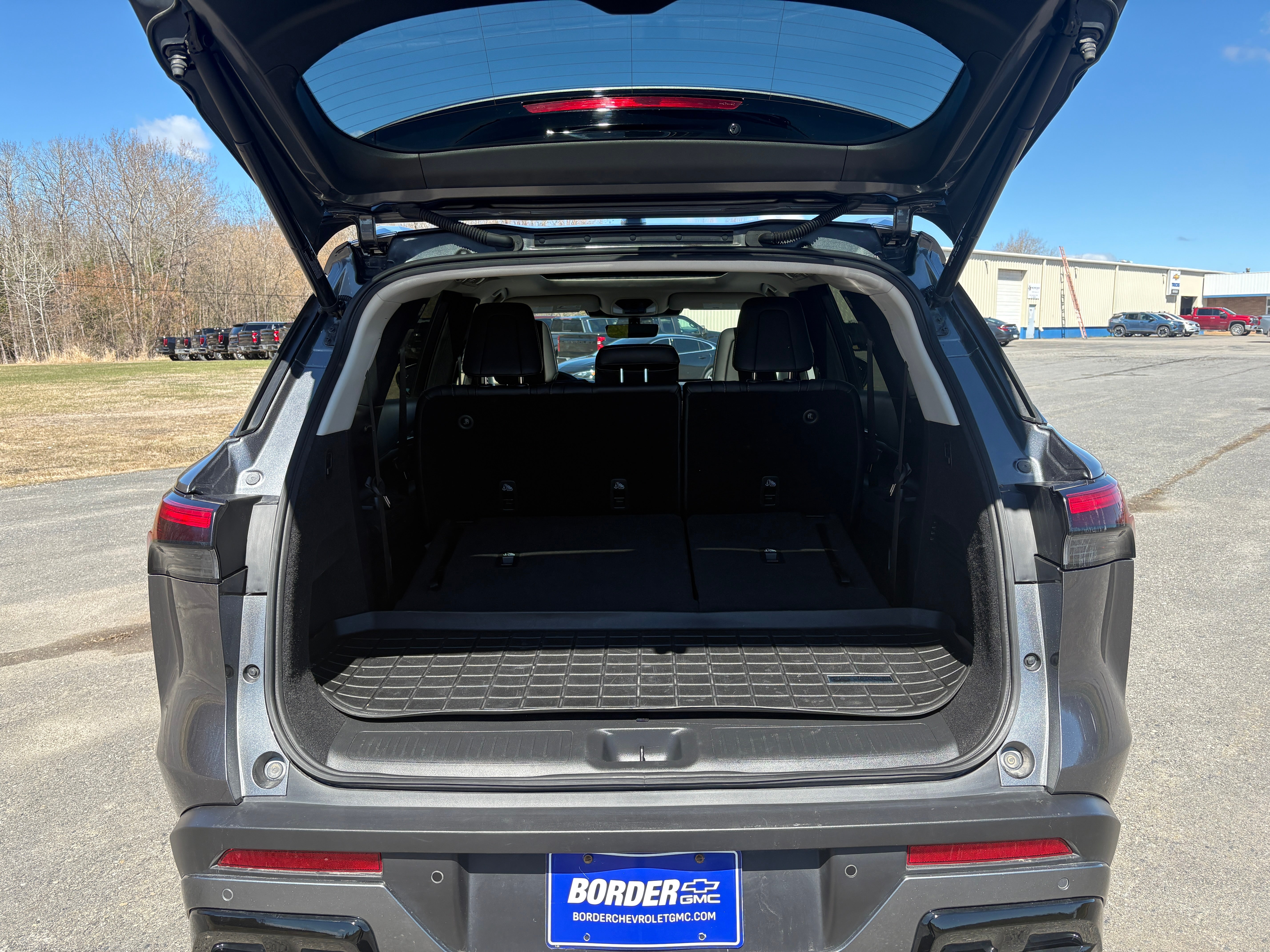View vehicle photo 6