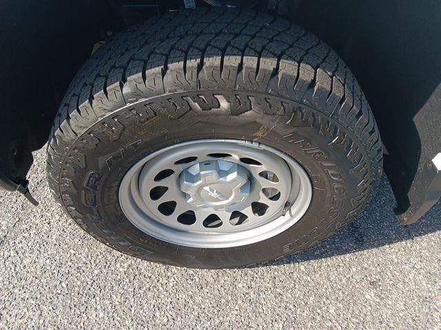 View vehicle photo 5