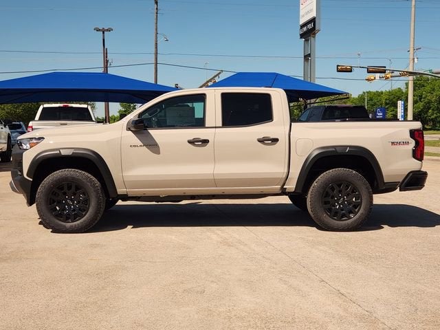 View vehicle photo 3