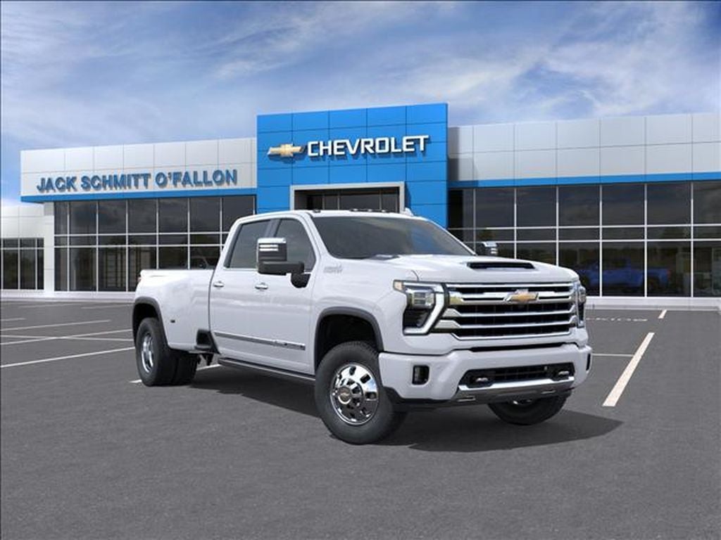 Summit White 2026 Chevrolet Silverado 3500HD Pickup Truck Four-Wheel Drive Automatic