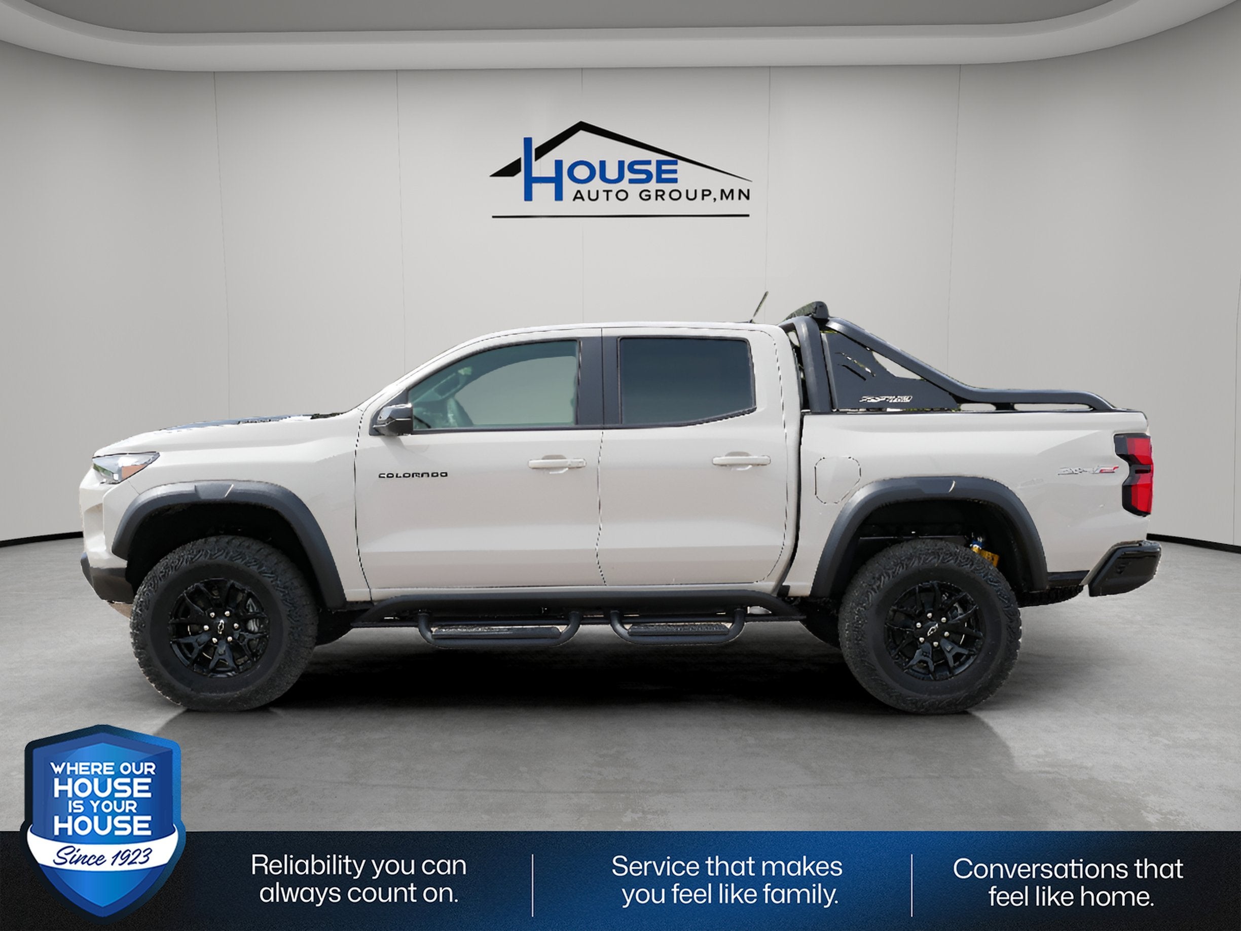 View vehicle photo 3