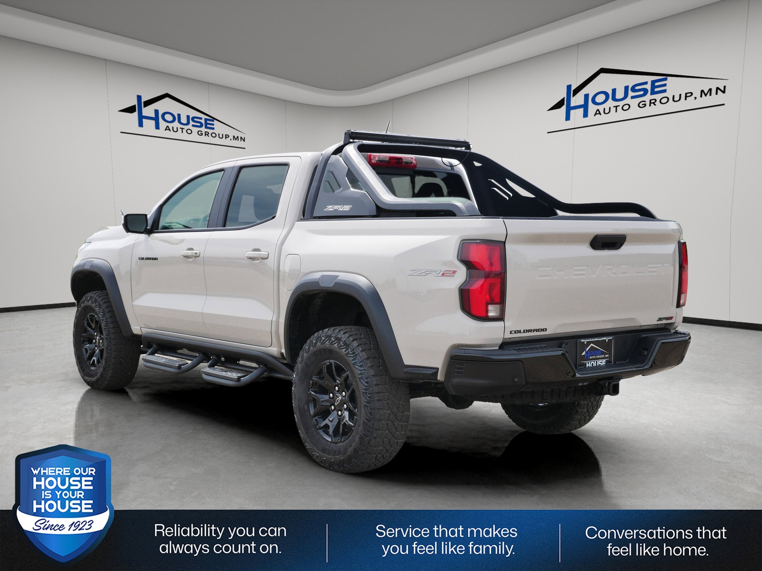 View vehicle photo 4