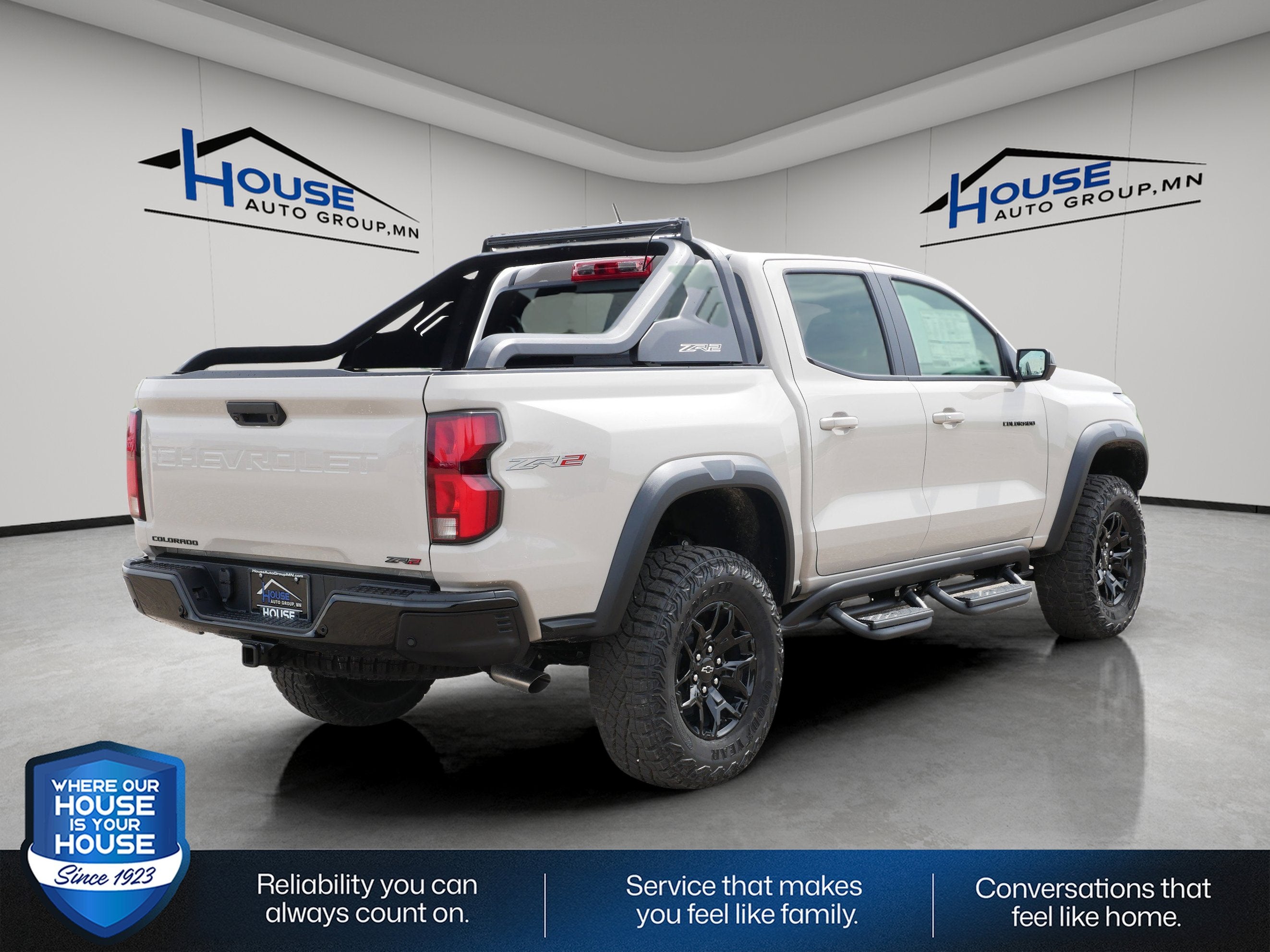 View vehicle photo 7