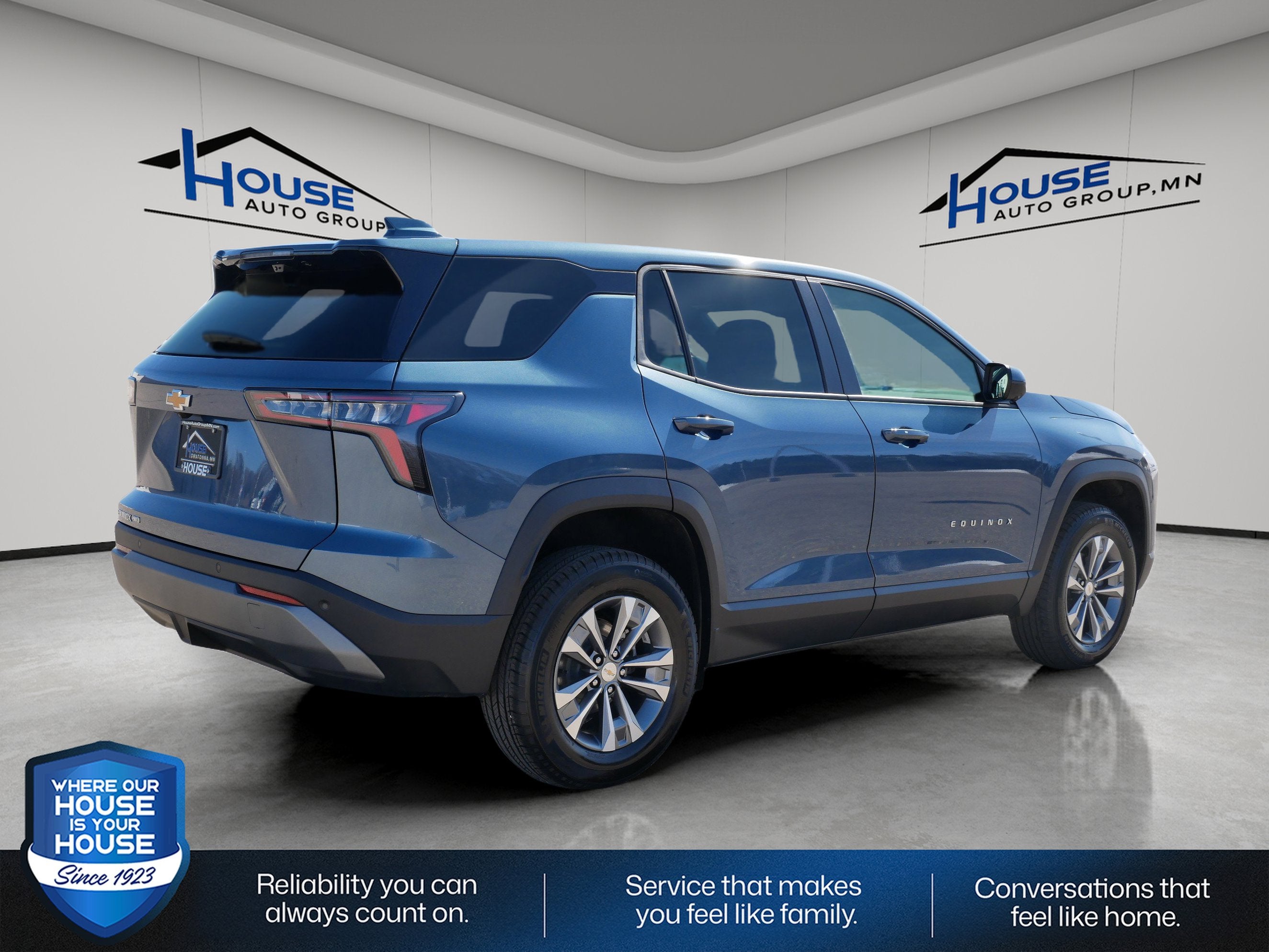 View vehicle photo 7