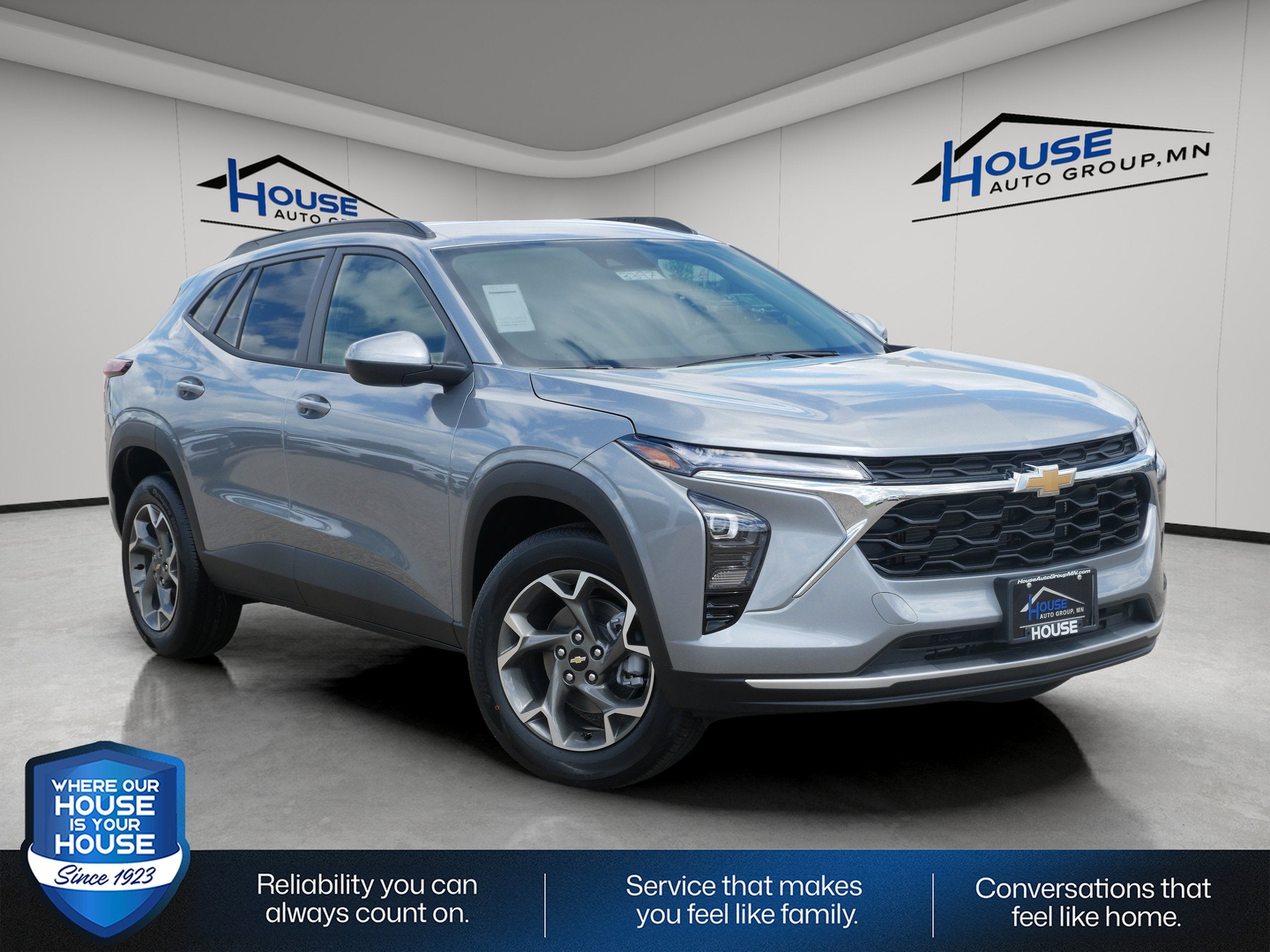 Sterling Gray Metallic 2026 Chevrolet Trax SUV / Crossover Front-Wheel Drive Automatic