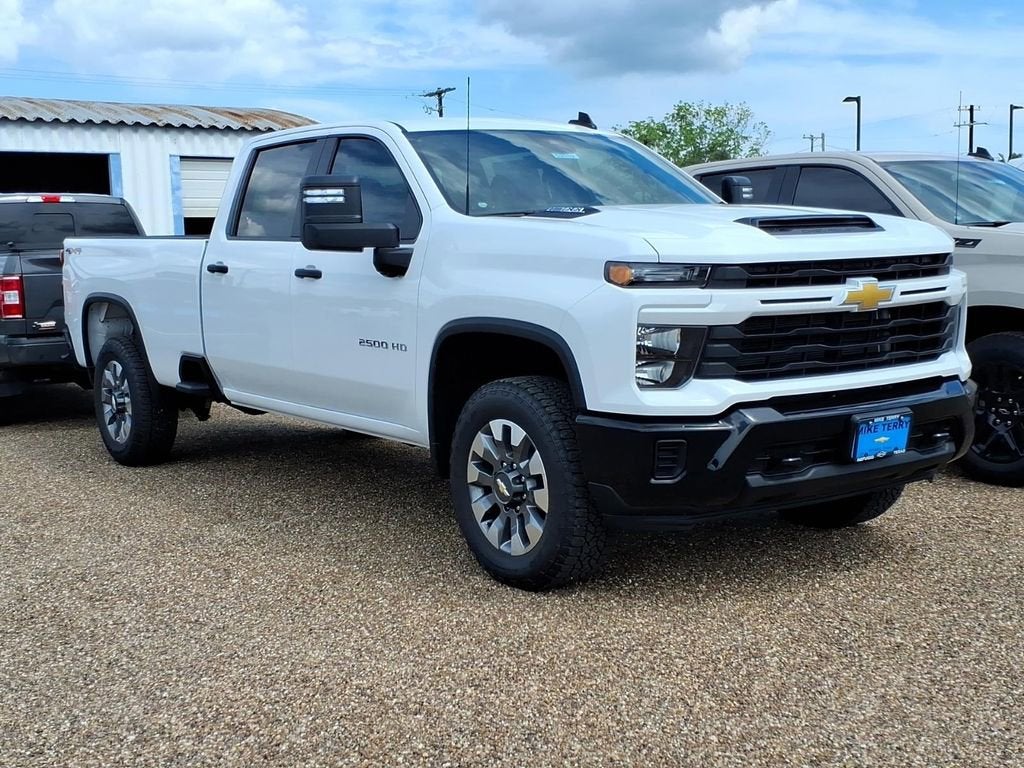 View vehicle photo 3
