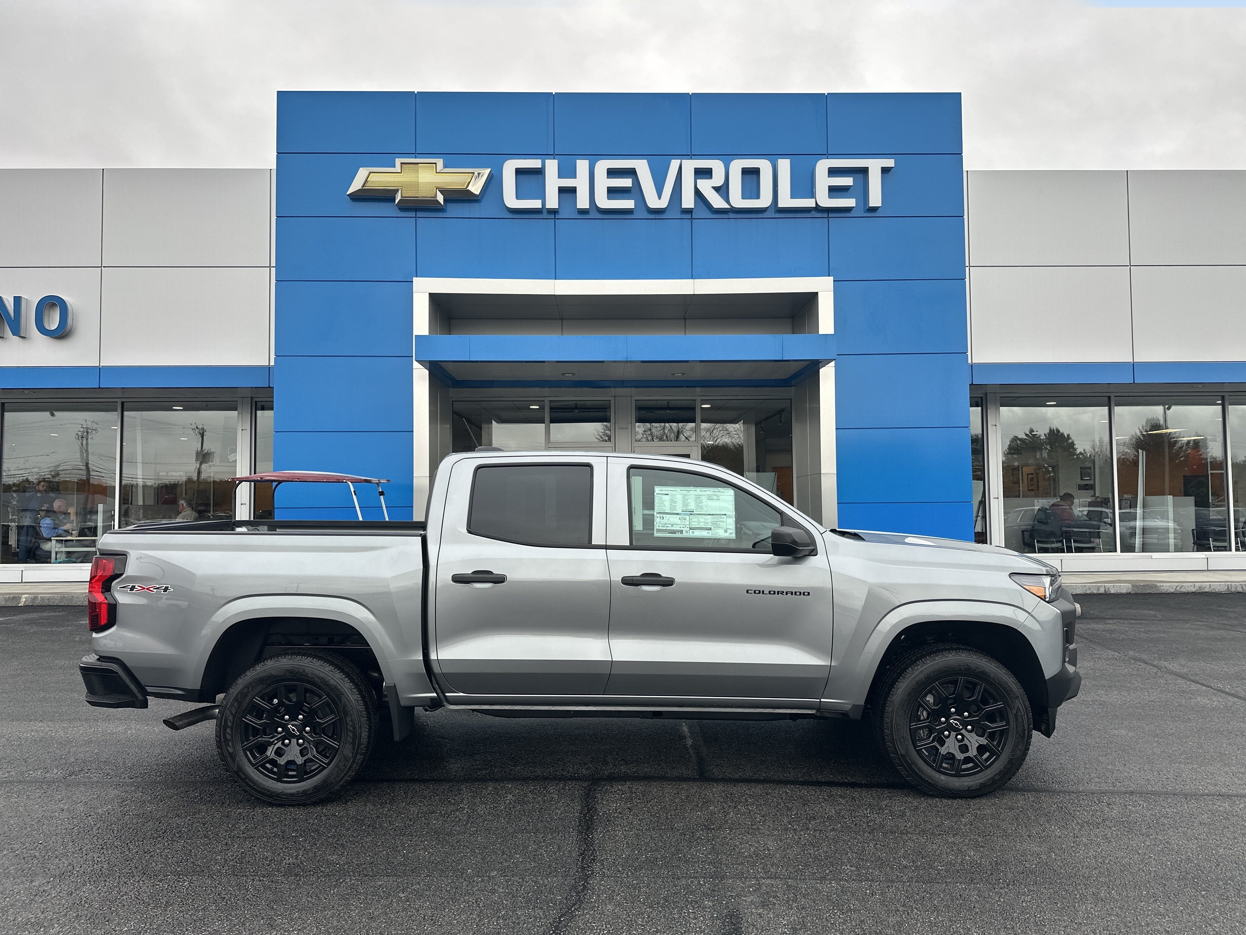 Sterling Gray Metallic 2026 Chevrolet Colorado Pickup Truck Four-Wheel Drive Automatic