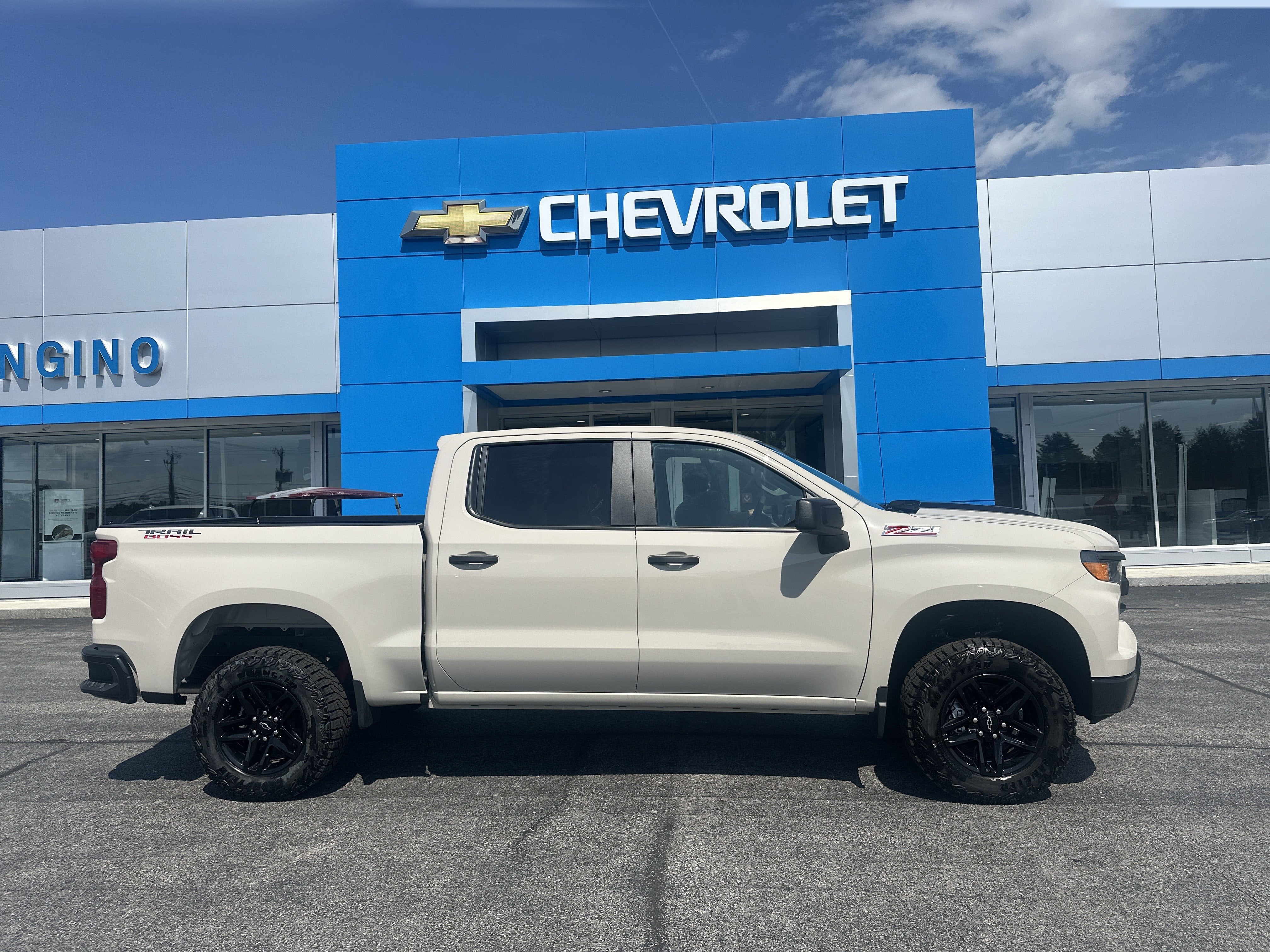 White Sands 2026 Chevrolet Silverado 1500 Pickup Truck Four-Wheel Drive Automatic