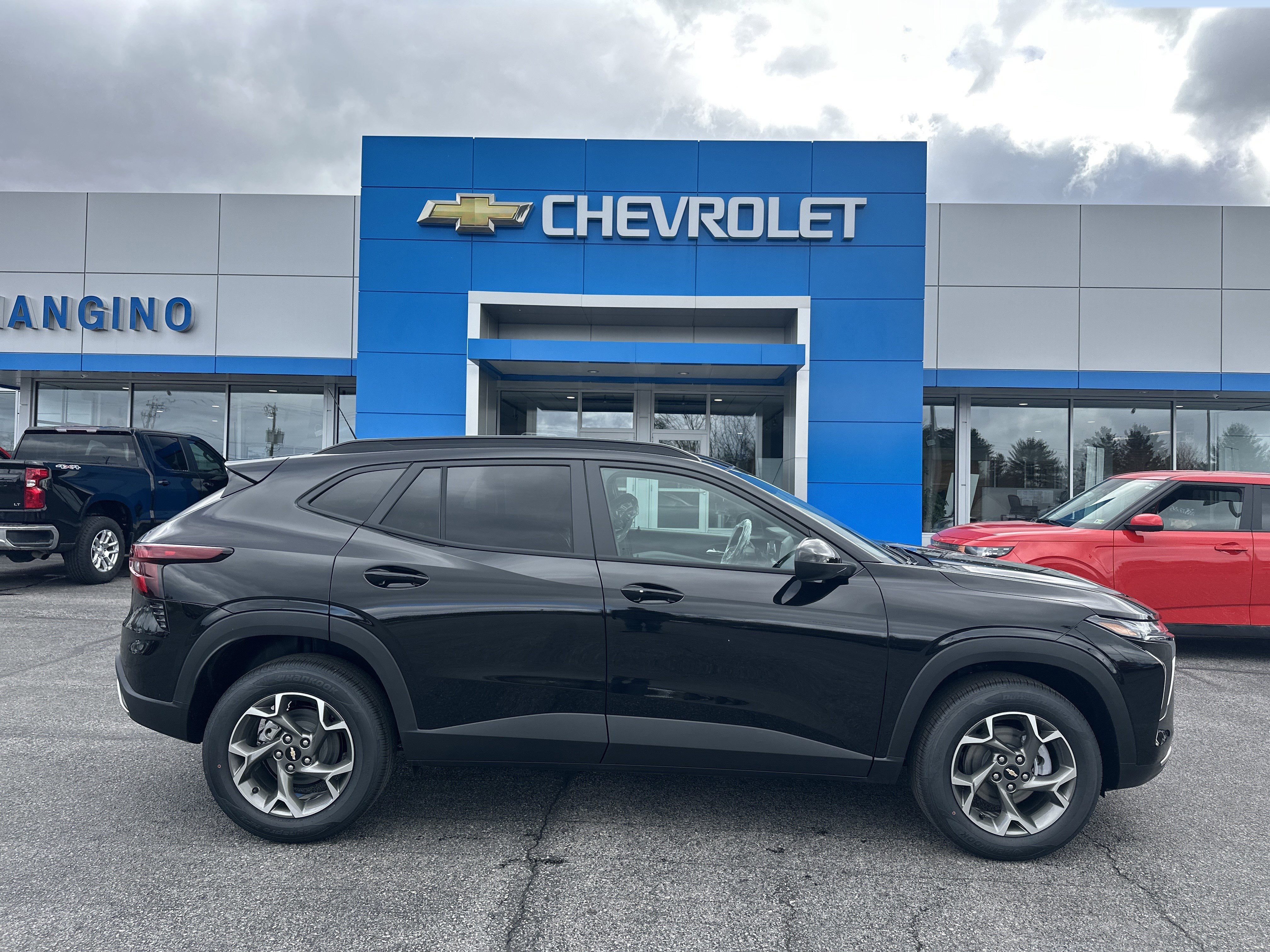 Mosaic Black Metallic 2026 Chevrolet Trax SUV / Crossover Front-Wheel Drive Automatic