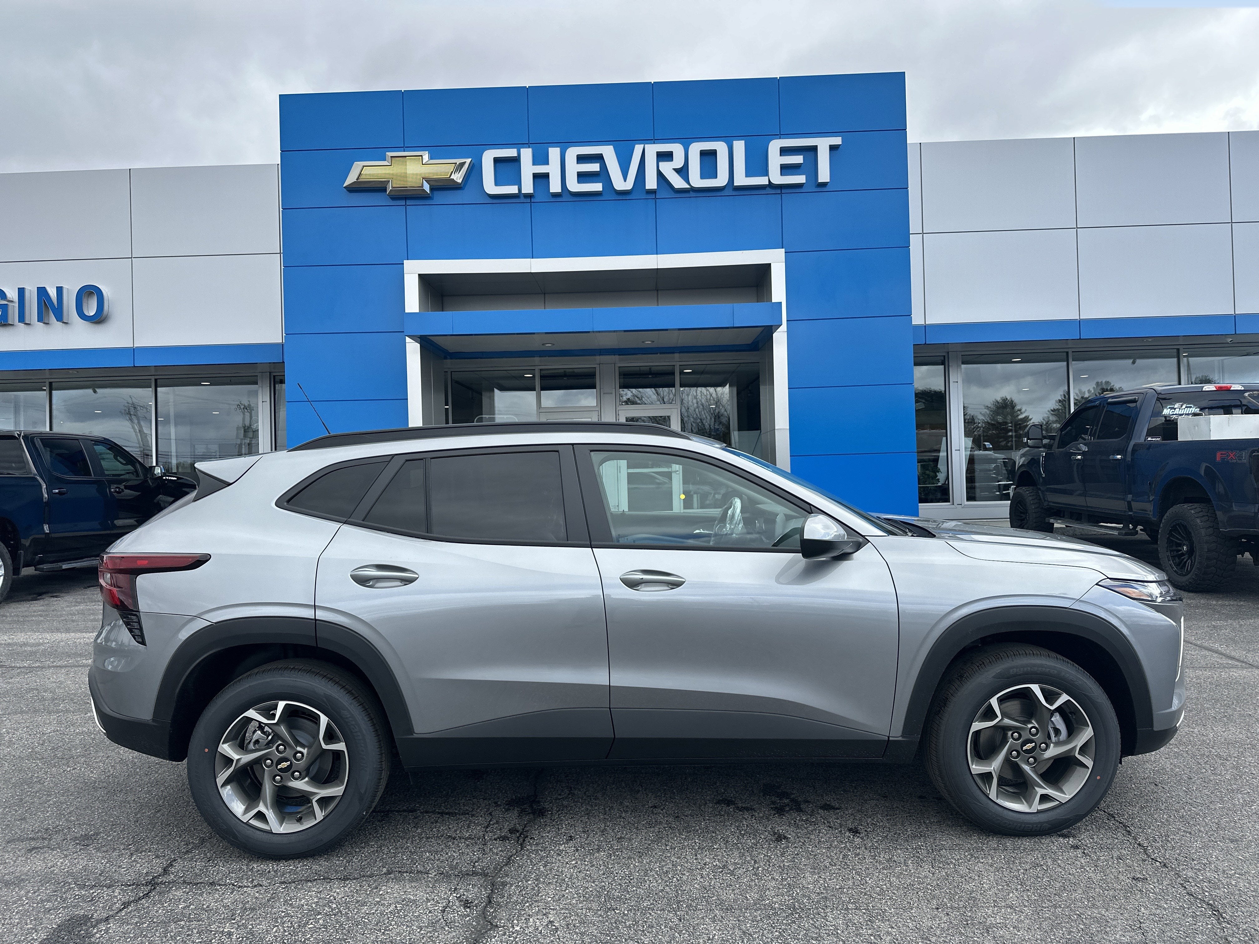 Sterling Gray Metallic 2026 Chevrolet Trax SUV / Crossover Front-Wheel Drive Automatic