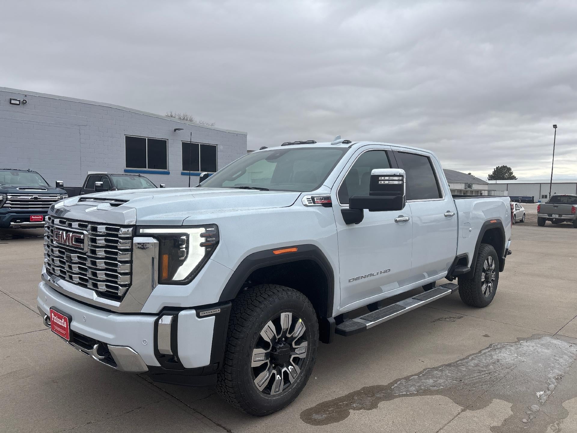 Glacier White Tricoat 2026 GMC Sierra 3500HD Pickup Truck Four-Wheel Drive Automatic