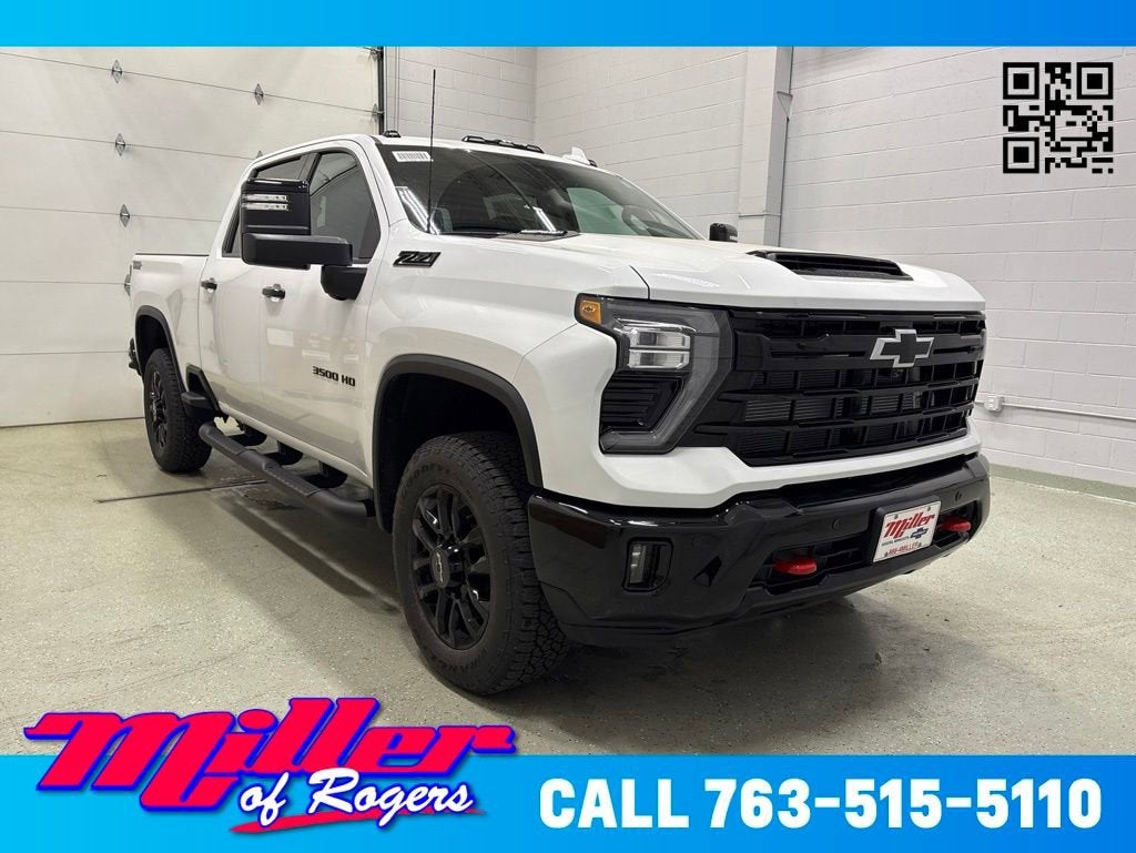 Summit White 2026 Chevrolet Silverado 3500HD Pickup Truck Four-Wheel Drive Automatic
