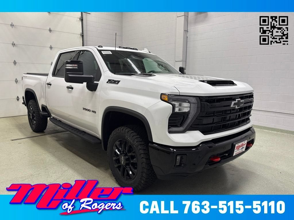 Summit White 2026 Chevrolet Silverado 3500HD Pickup Truck Four-Wheel Drive Automatic