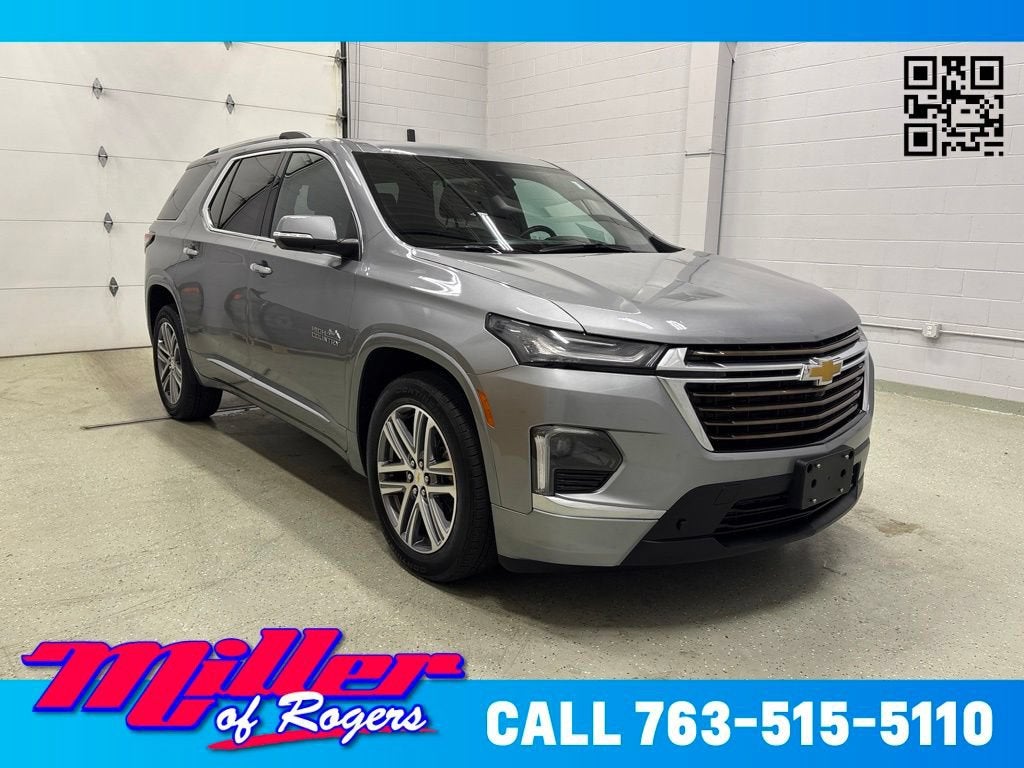2023 Chevrolet Traverse Gris (Sterling Gray Metallic) SUV/Crossover Todo terreno Automática