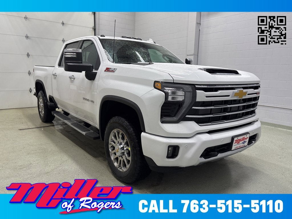 Summit White 2026 Chevrolet Silverado 3500HD Pickup Truck Four-Wheel Drive Automatic