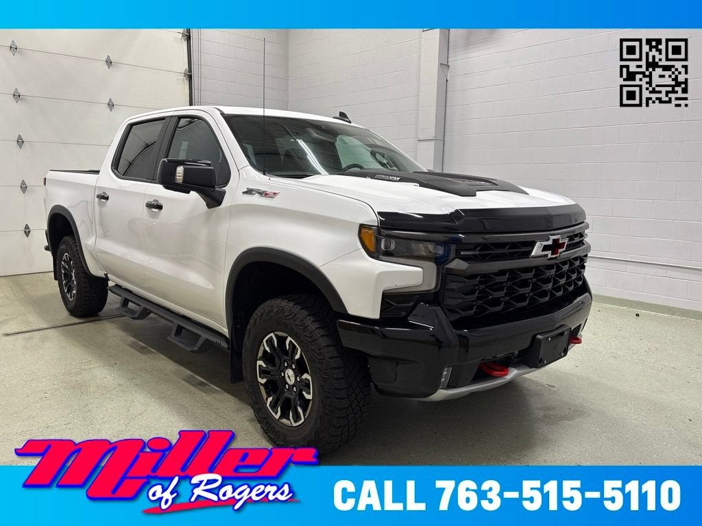 Summit White 2024 Chevrolet Silverado 1500 Pickup Truck Four-Wheel Drive Automatic