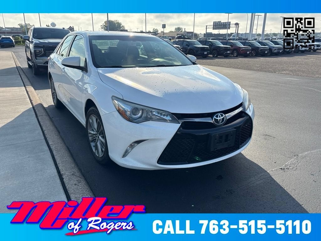 White 2017 Toyota Camry Sedan Front-Wheel Drive 6-Speed Automatic