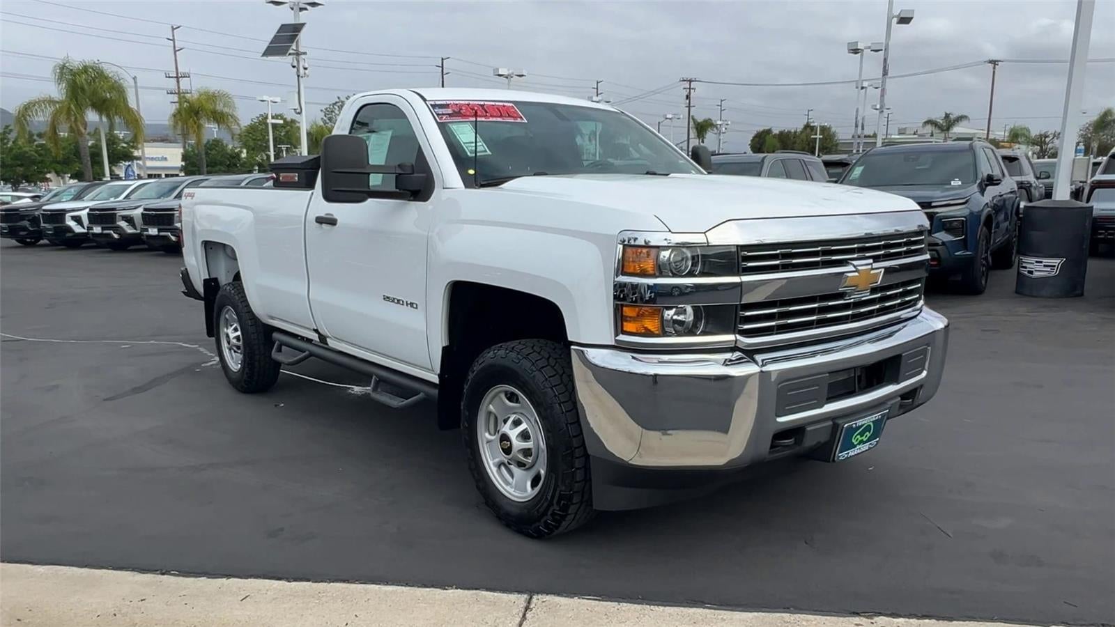 View vehicle photo 2