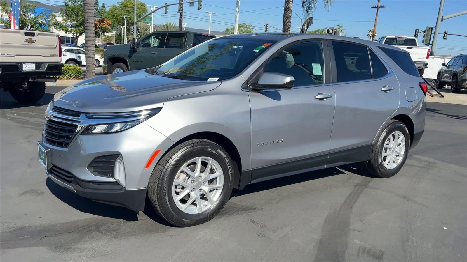 View vehicle photo 4