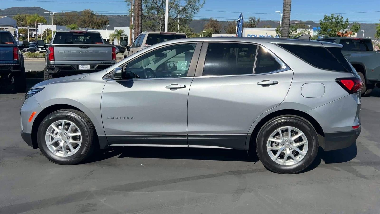 View vehicle photo 5