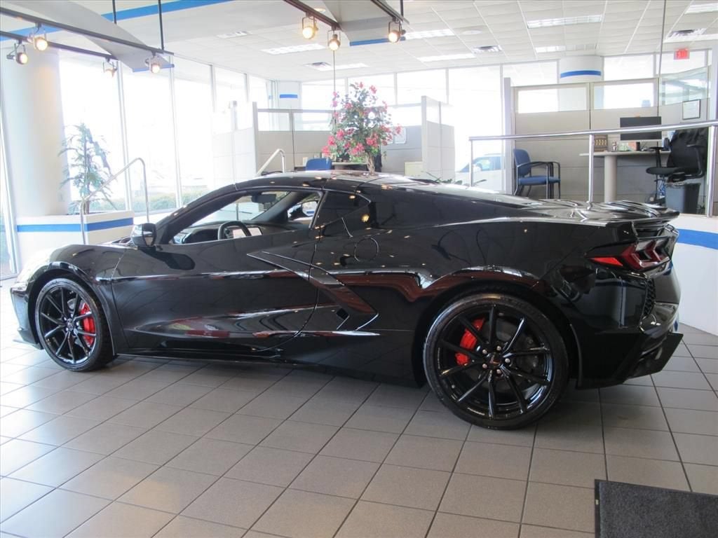 2027 Chevrolet Corvette Stingray 1LT 2dr Car Slide 4