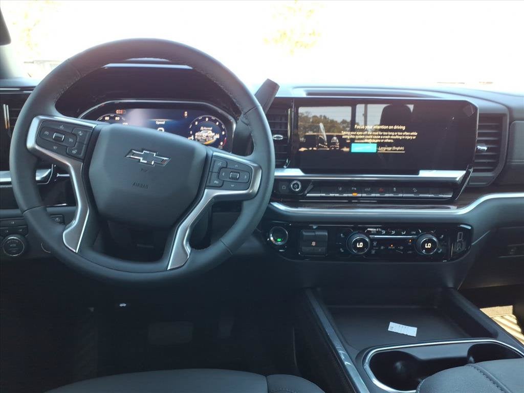 2026 Chevrolet Silverado 2500 HD LT Crew Cab Pickup Slide 12