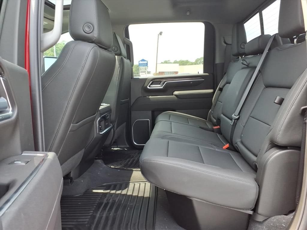 2026 Chevrolet Silverado 2500 HD LTZ Crew Cab Pickup Slide 13