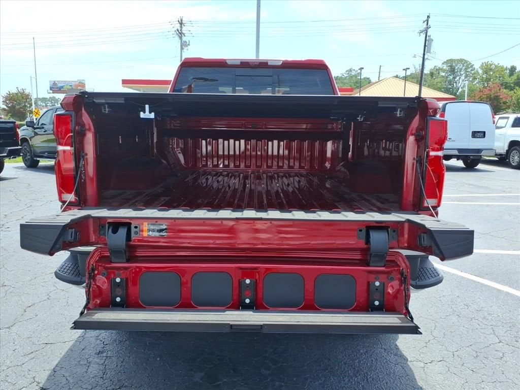 2026 Chevrolet Silverado 2500 HD LTZ Crew Cab Pickup Slide 14
