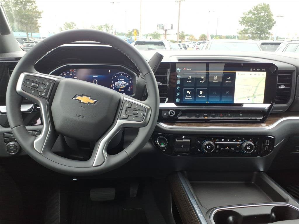 2026 Chevrolet Silverado 3500 HD LT DRW Crew Cab Pickup Slide 12