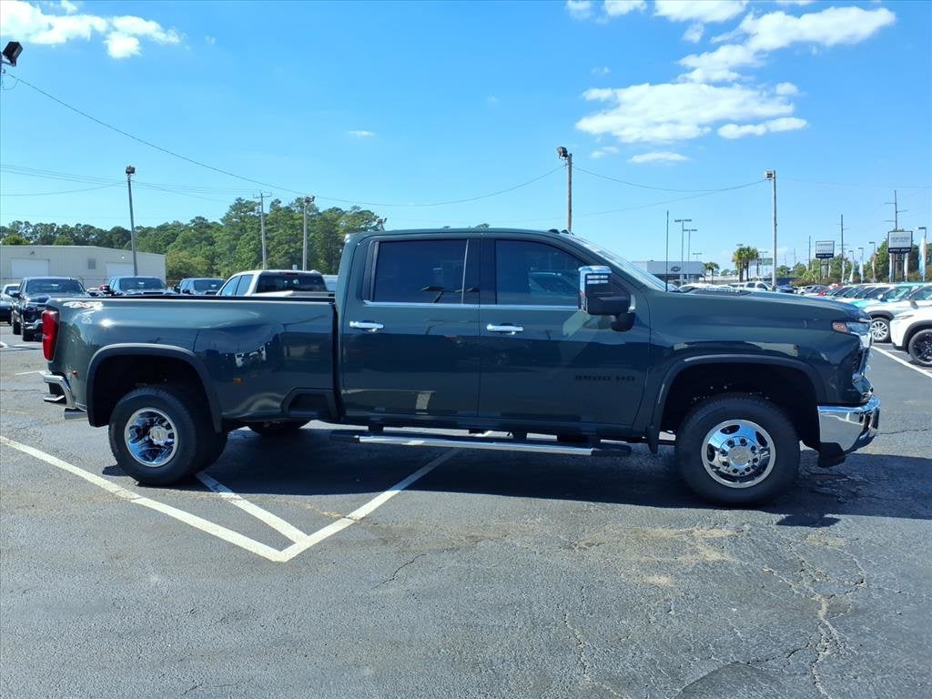 2026 Chevrolet Silverado 3500 HD LTZ DRW Crew Cab Pickup Slide 1