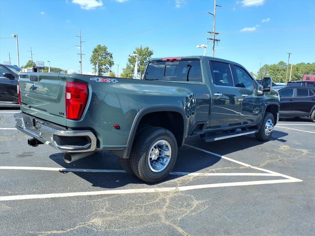2026 Chevrolet Silverado 3500 HD LTZ DRW Crew Cab Pickup Slide 2