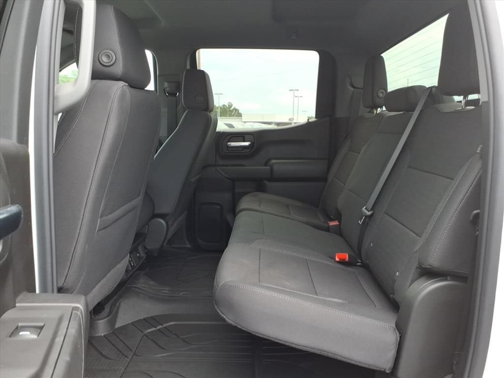 2026 Chevrolet Silverado 1500 CUSTOM Crew Cab Pickup Slide 13