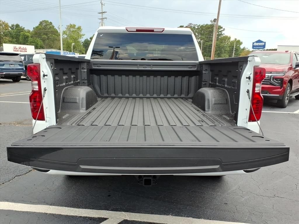 2026 Chevrolet Silverado 1500 CUSTOM Crew Cab Pickup Slide 14