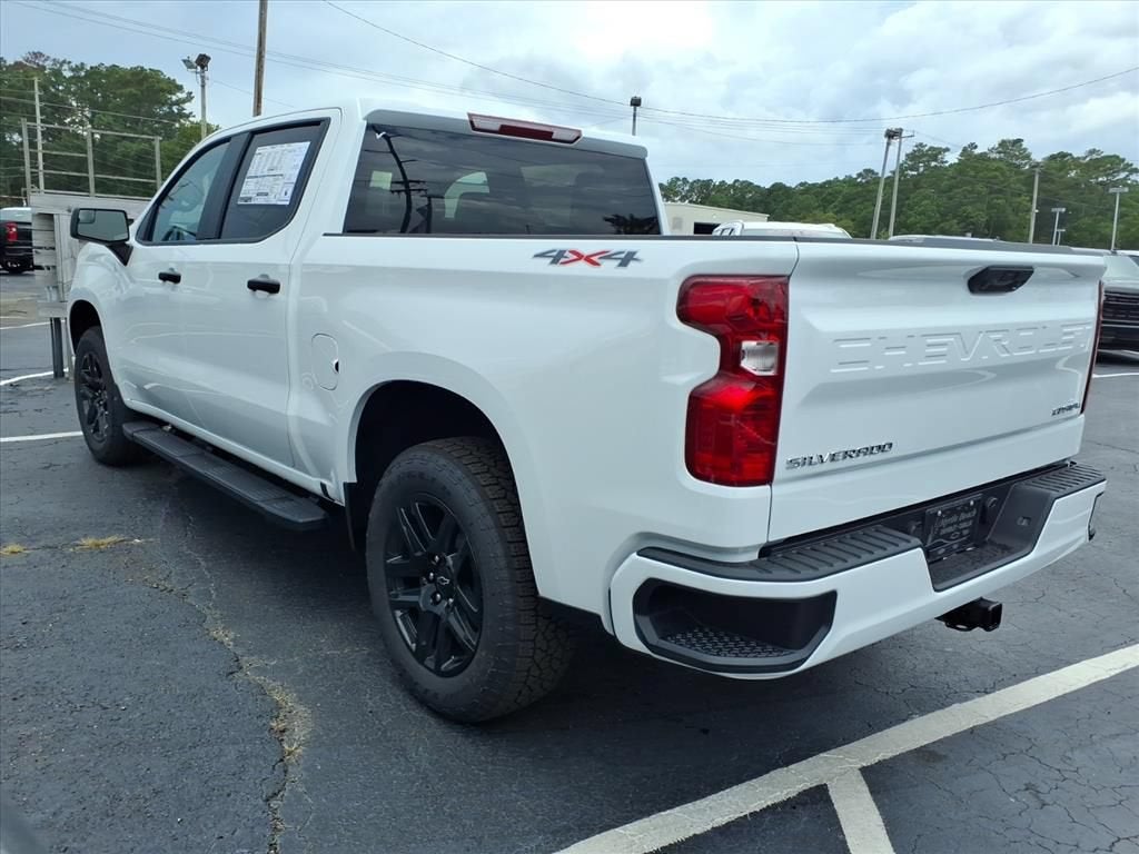 2026 Chevrolet Silverado 1500 CUSTOM Crew Cab Pickup Slide 4