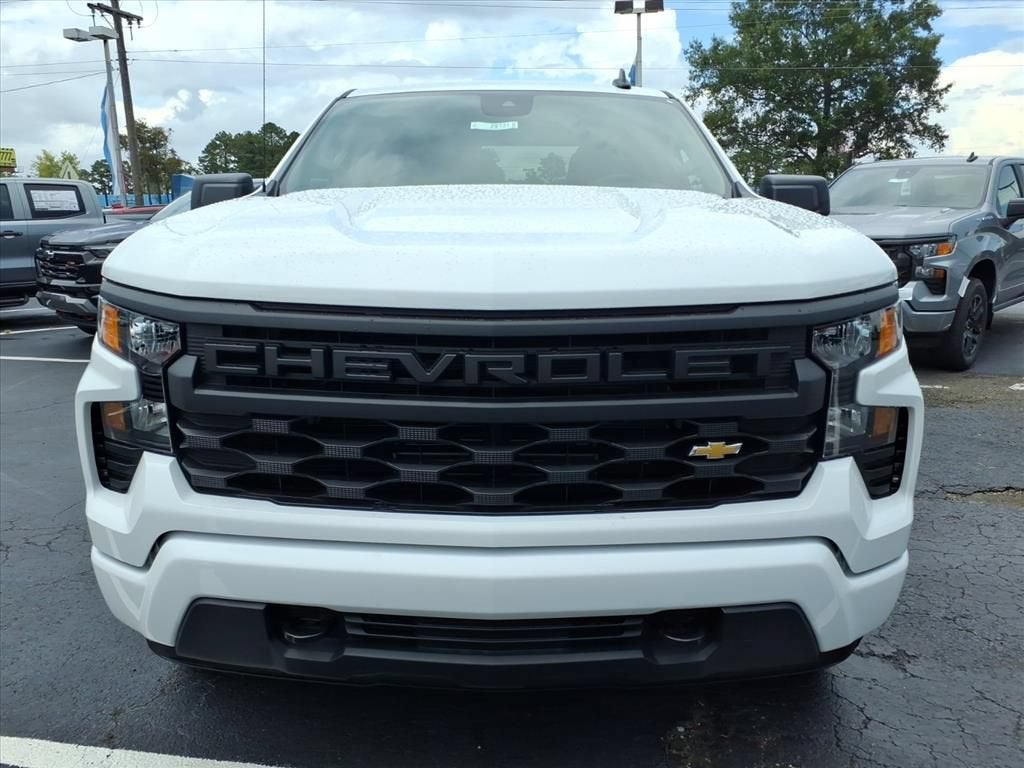 2026 Chevrolet Silverado 1500 CUSTOM Crew Cab Pickup Slide 8