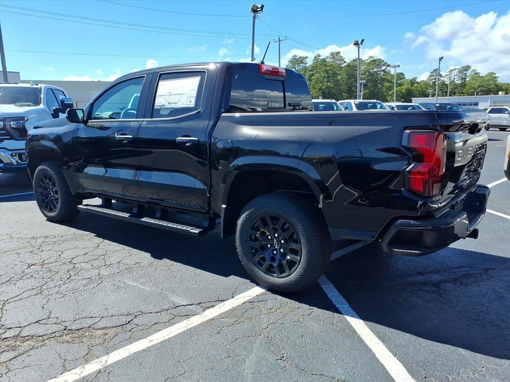 2026 Chevrolet Colorado WT Crew Cab Pickup Slide 4