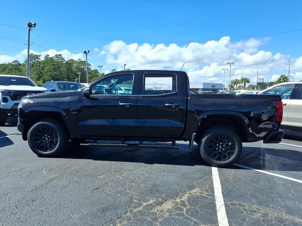 2026 Chevrolet Colorado WT Crew Cab Pickup Slide 5