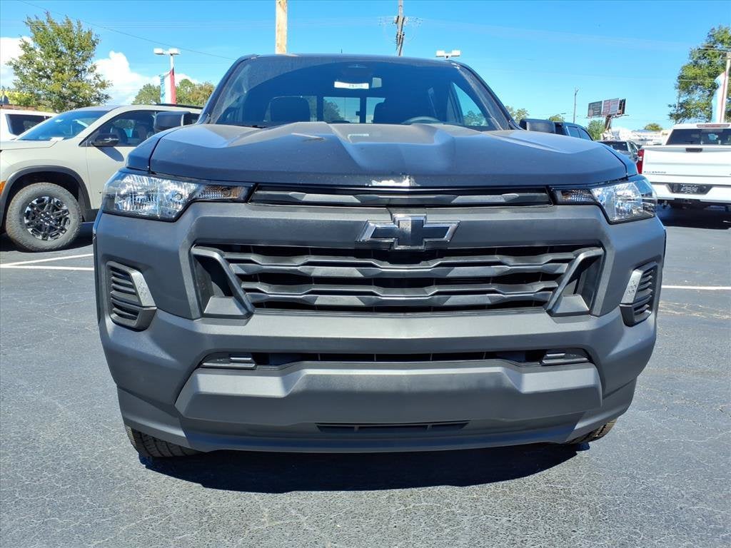 2026 Chevrolet Colorado WT Crew Cab Pickup Slide 8