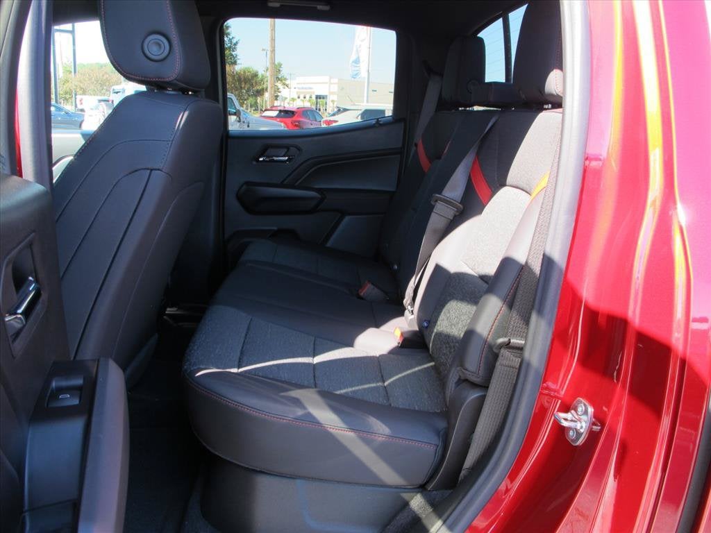 2026 Chevrolet Colorado Z71 Crew Cab Pickup Slide 13