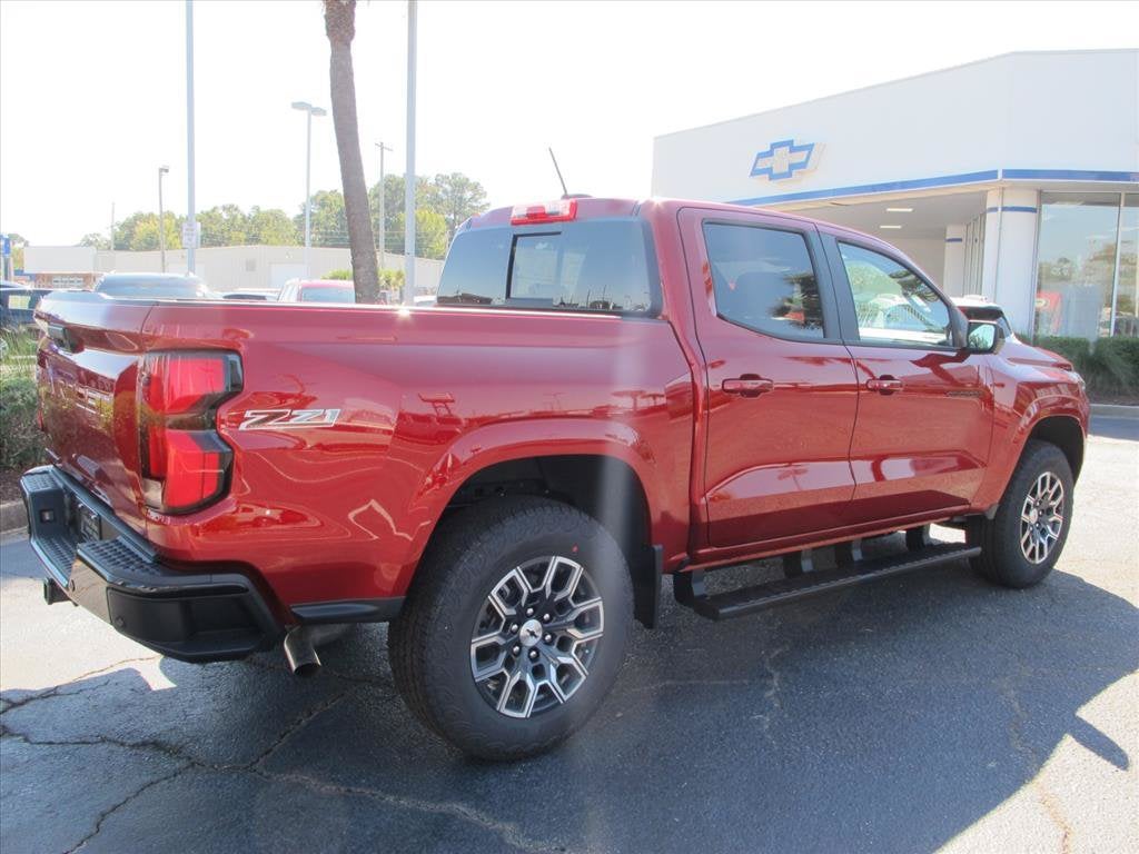 2026 Chevrolet Colorado Z71 Crew Cab Pickup Slide 2