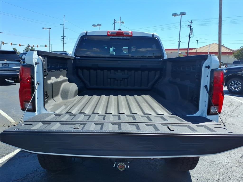 2026 Chevrolet Colorado Z71 Crew Cab Pickup Slide 14