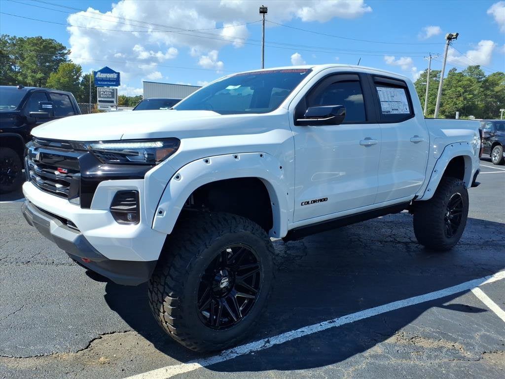 2026 Chevrolet Colorado Z71 Crew Cab Pickup Slide 7