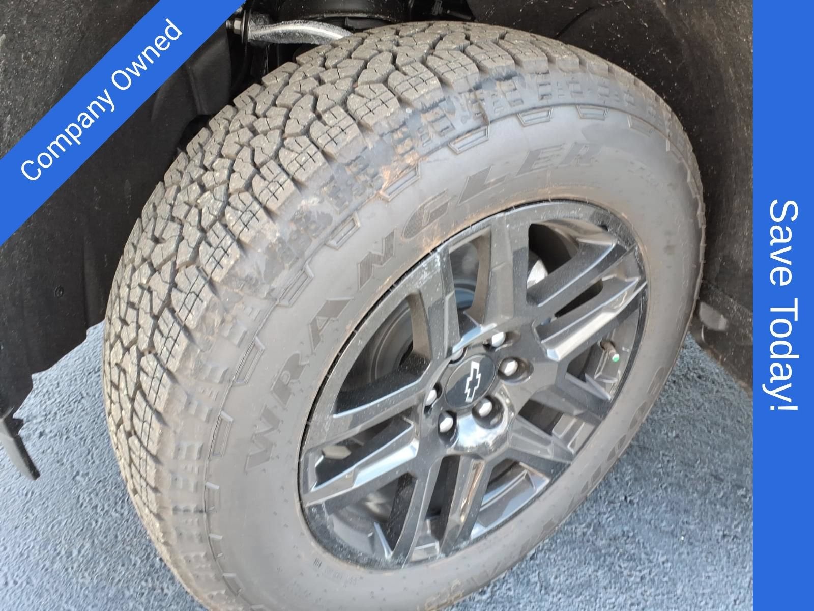 2026 Chevrolet Silverado 1500 RST Crew Cab Pickup Slide 15